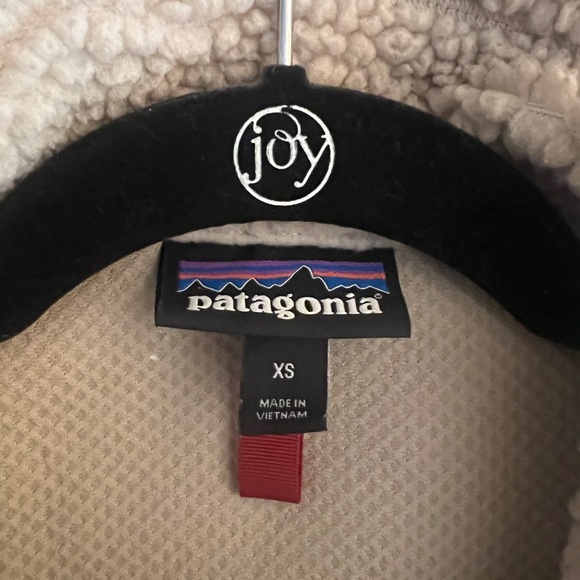 Patagonia Women's Classic Retro-X Vest - Picture 2 of 4